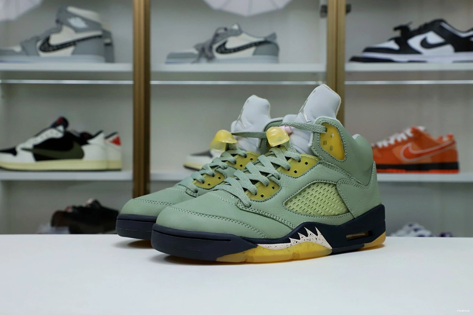 JORDAN 5 